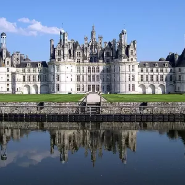 640px-France_Loir-et-Cher_Chambord_Chateau_03.jpg.jpeg