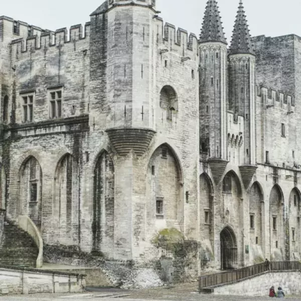 cite_des_papes_avignon_france.png