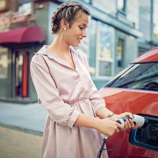 Fulli-recharge-électrique-prise-type 2-femme
