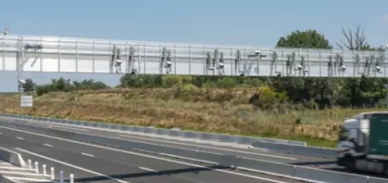 A79 portique flux libre -A79 Axelia-Eiffage;Eiffage Hervé Piraud.png