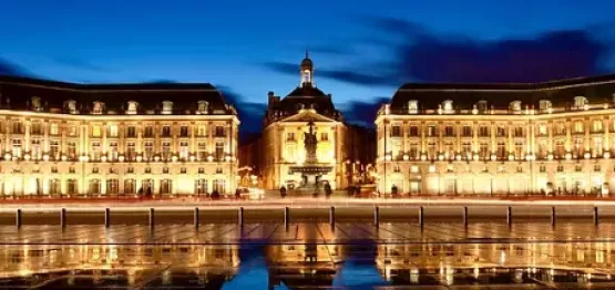 Bordeaux_Place_de_la_Bourse_de_nuit.jpg.jpeg
