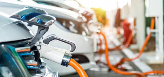 Fulli-recharge-véhicule-électrique-prise-haute-tension