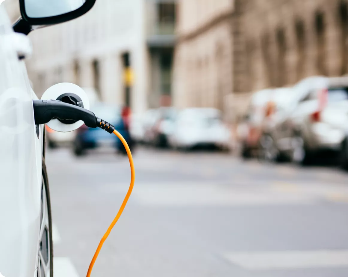 Fulli-recharge-électrique-borne-ville